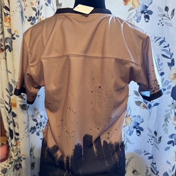 New Orleans Football Graphic Tee - Picture 2 of 2